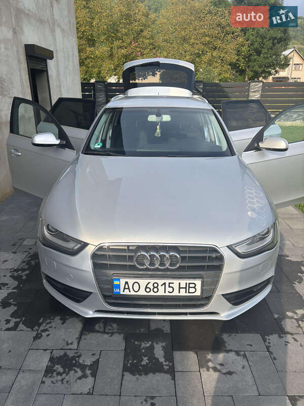 Универсал Audi A4 2012 в Иршаве