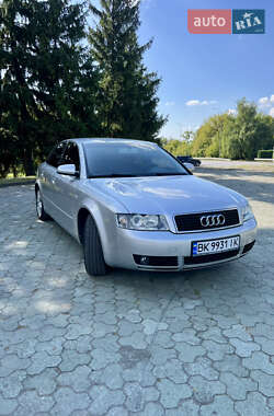 Седан Audi A4 2004 в Дубні