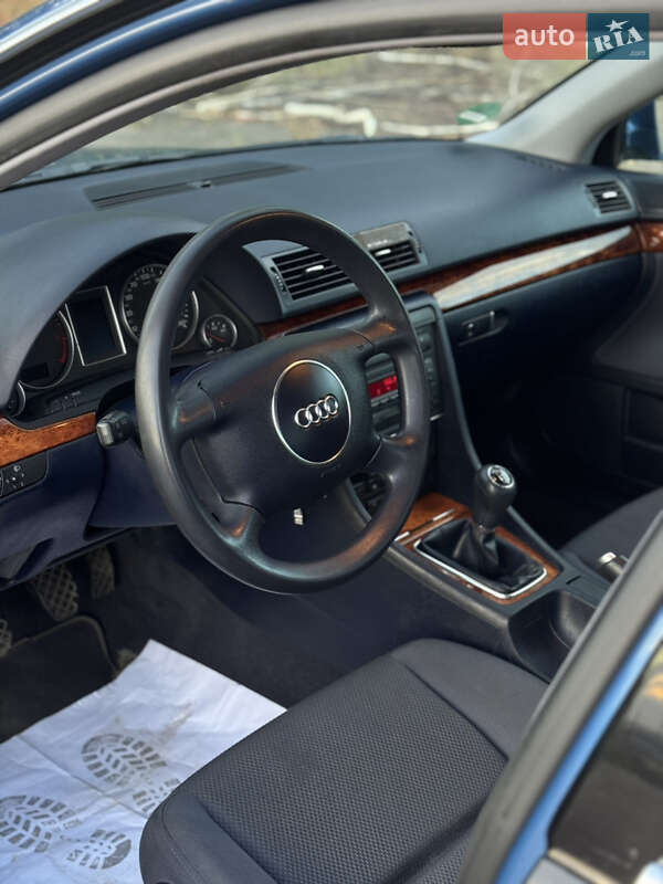 Седан Audi A4 2003 в Чернигове