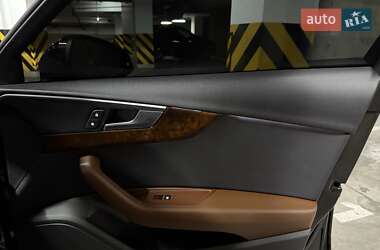 Седан Audi A4 2019 в 