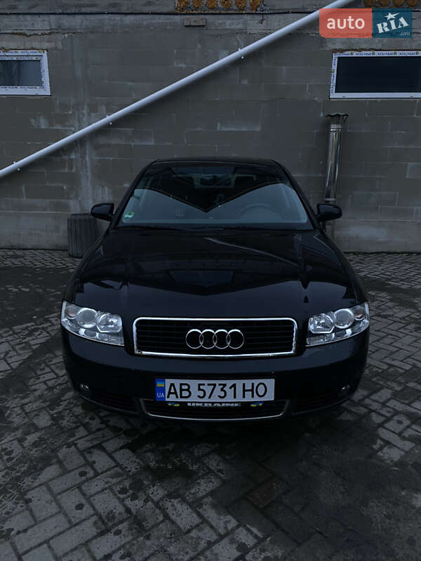 Седан Audi A4 2003 в 