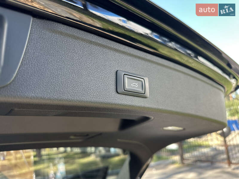 Универсал Audi A4 2021 в Киеве