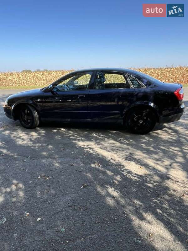 Седан Audi A4 2001 в Гайвороне
