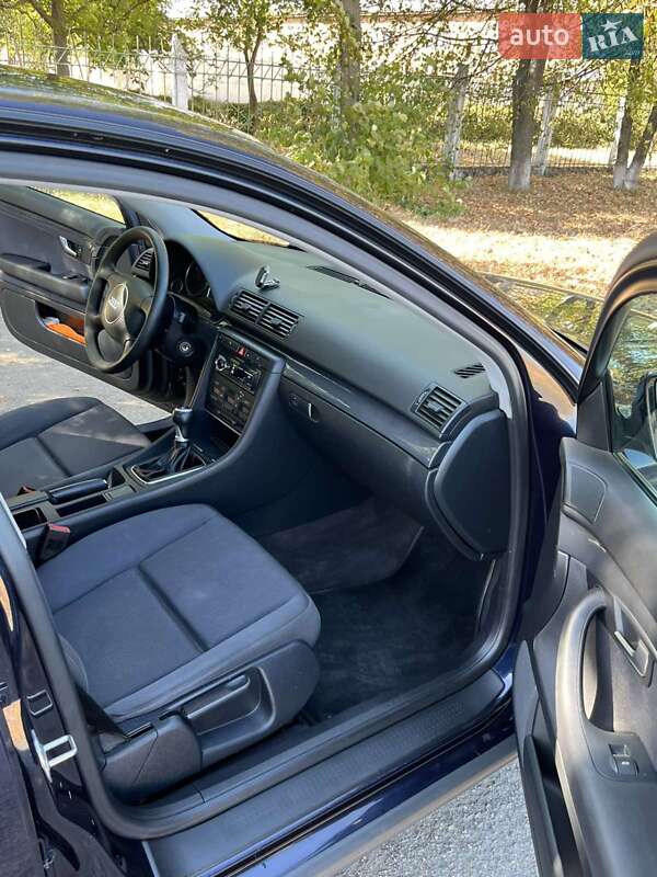 Седан Audi A4 2001 в Гайвороне