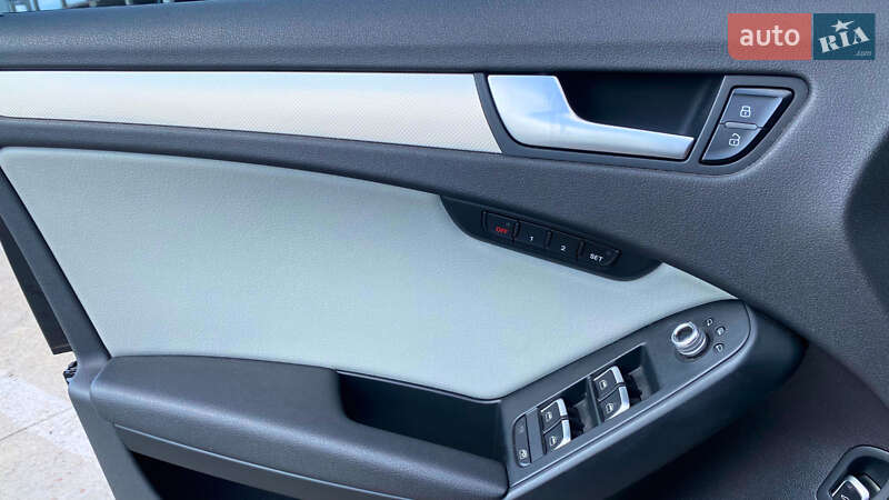 Седан Audi A4 2013 в Киеве