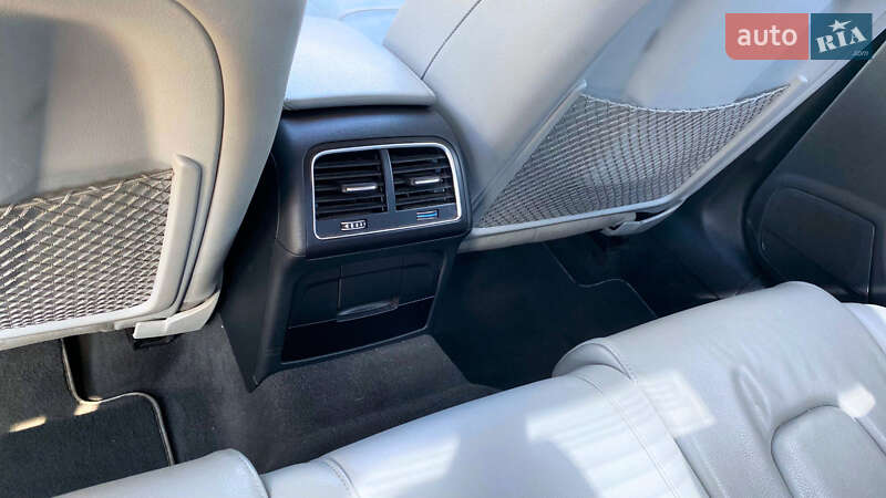 Седан Audi A4 2013 в Киеве