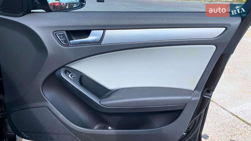 Седан Audi A4 2013 в Киеве