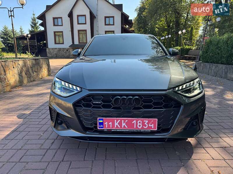 Седан Audi A4 2022 в Виннице
