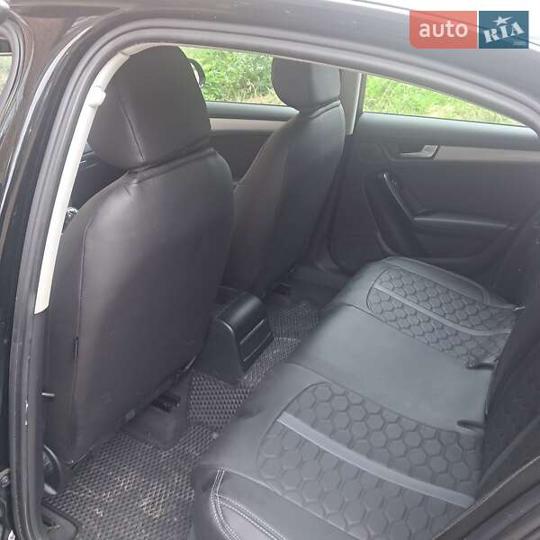 Седан Audi A4 2008 в Коростене