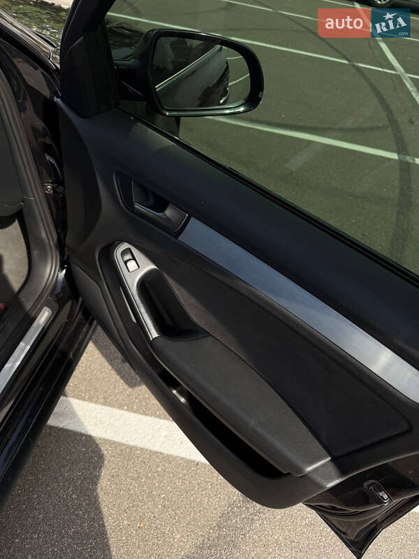 Седан Audi A4 2011 в Киеве