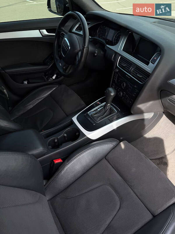 Седан Audi A4 2011 в Киеве