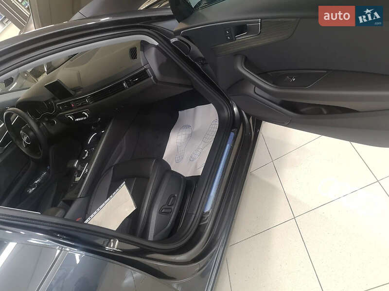 Седан Audi A4 2017 в Одесі