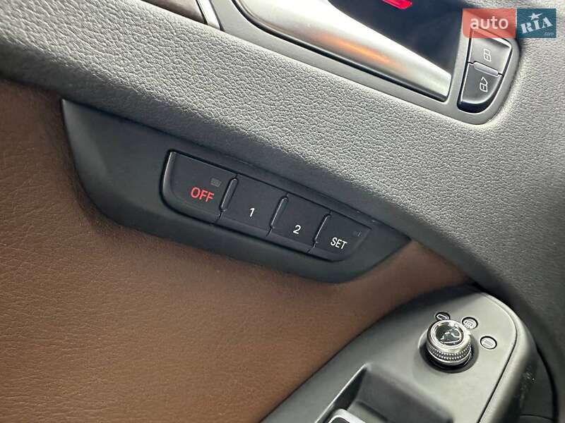 Седан Audi A4 2012 в Чернівцях