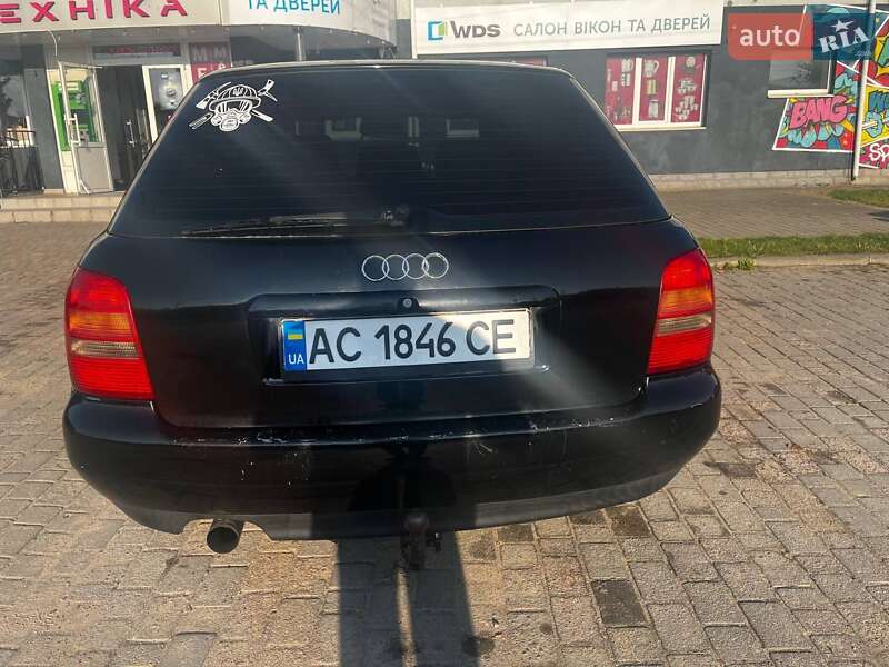 Универсал Audi A4 1998 в Шацке