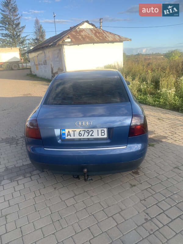 Седан Audi A4 2003 в Отынии