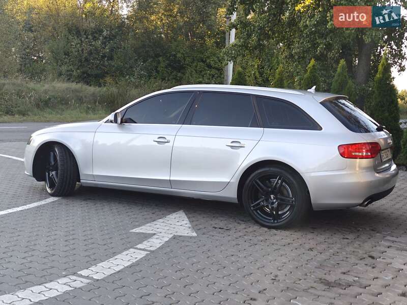 Универсал Audi A4 2011 в Новояворовске