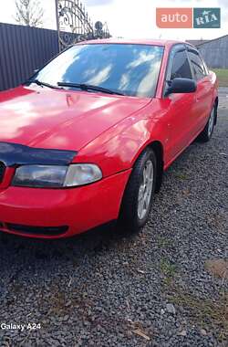 Седан Audi A4 1996 в Владимирце