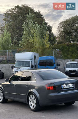 Седан Audi A4 2001 в 