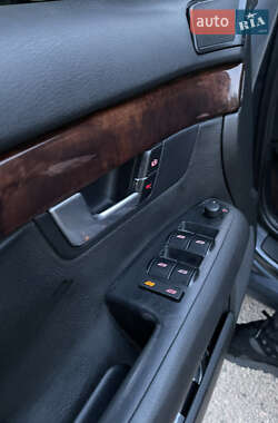 Седан Audi A4 2001 в 