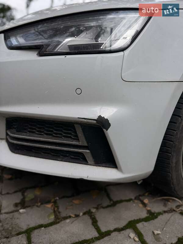 Седан Audi A4 2016 в Ивано-Франковске
