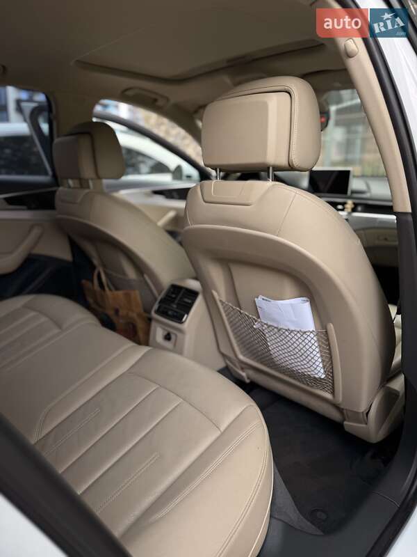 Седан Audi A4 2016 в Ивано-Франковске