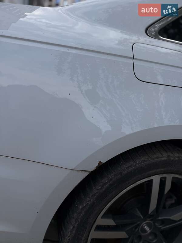 Седан Audi A4 2016 в Ивано-Франковске