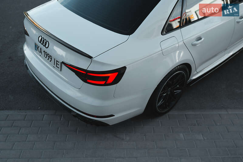 Седан Audi A4 2018 в Києві