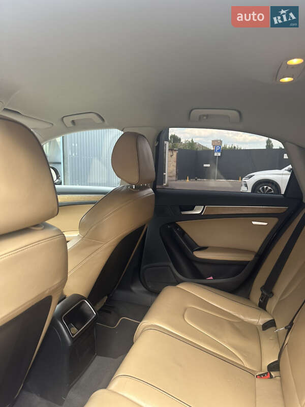 Седан Audi A4 2013 в Киеве