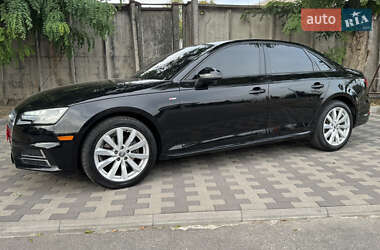 Седан Audi A4 2019 в 