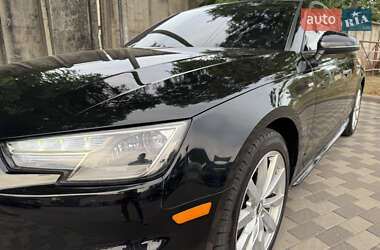 Седан Audi A4 2019 в 