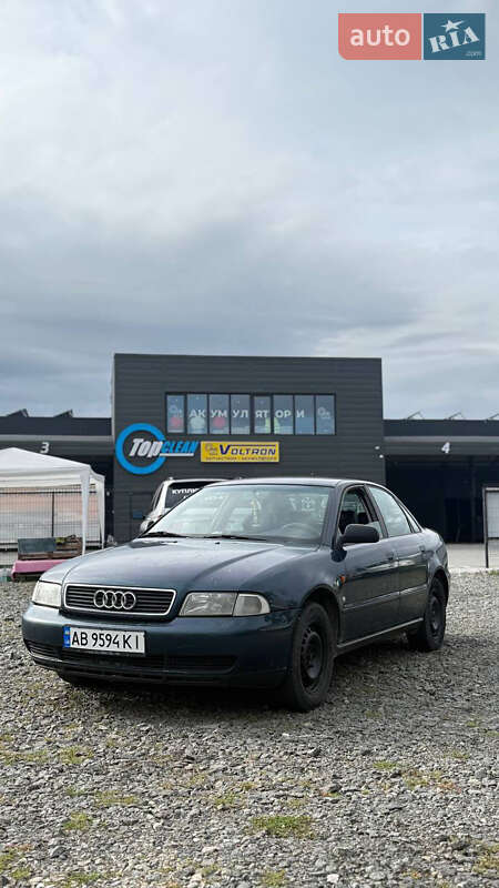 Седан Audi A4 1996 в 