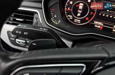 Седан Audi A4 2019 в 