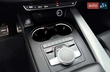 Седан Audi A4 2019 в 