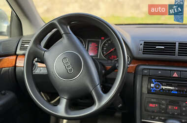 Седан Audi A4 2004 в 