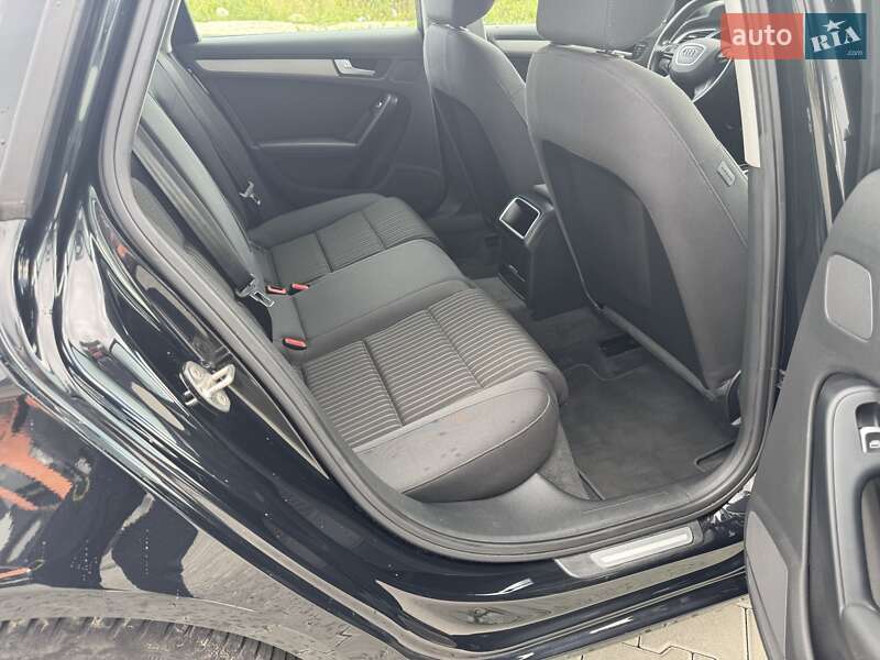 Седан Audi A4 2013 в Калуше