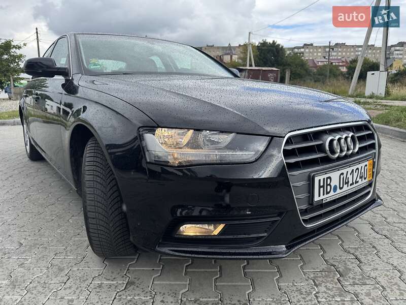 Седан Audi A4 2013 в Калуше