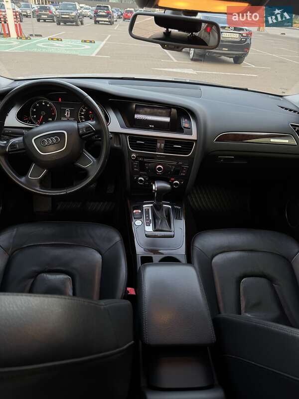 Седан Audi A4 2012 в Киеве