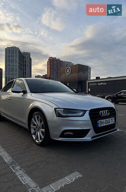 Седан Audi A4 2012 в Киеве