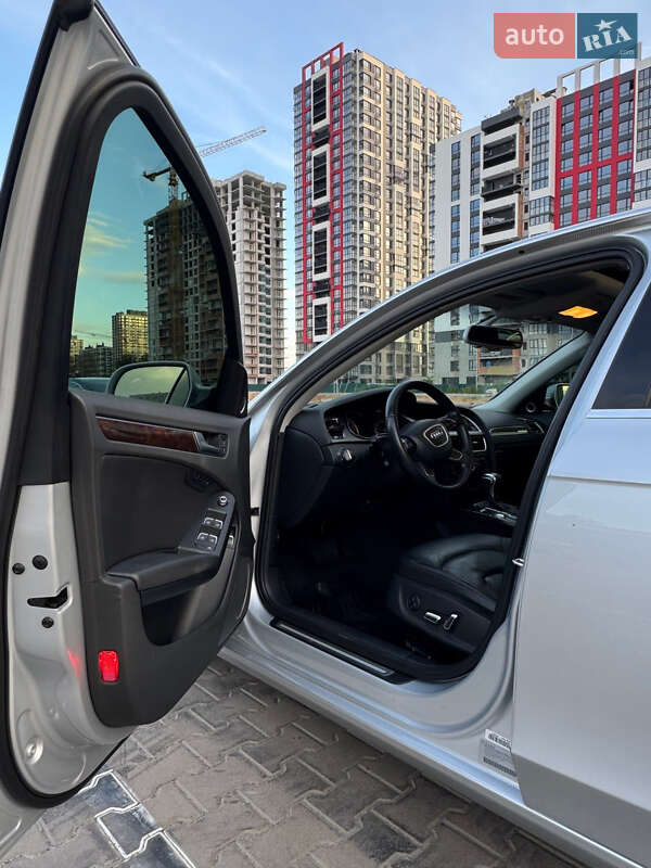 Седан Audi A4 2012 в Киеве