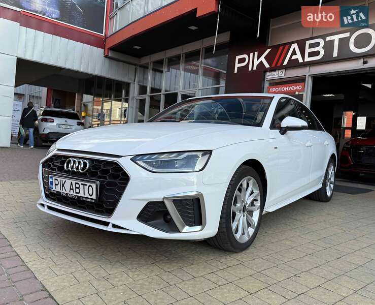 Седан Audi A4 2023 в Львове
