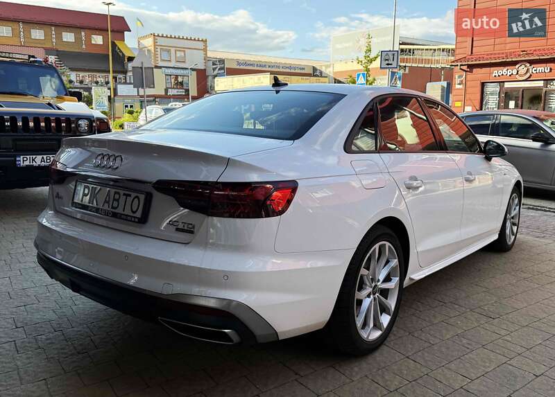 Седан Audi A4 2023 в Львове