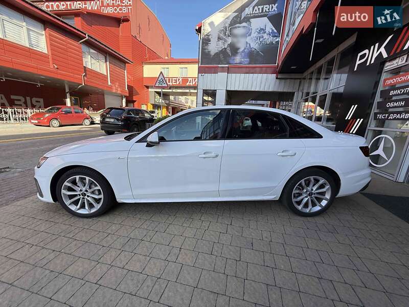 Седан Audi A4 2023 в Львове