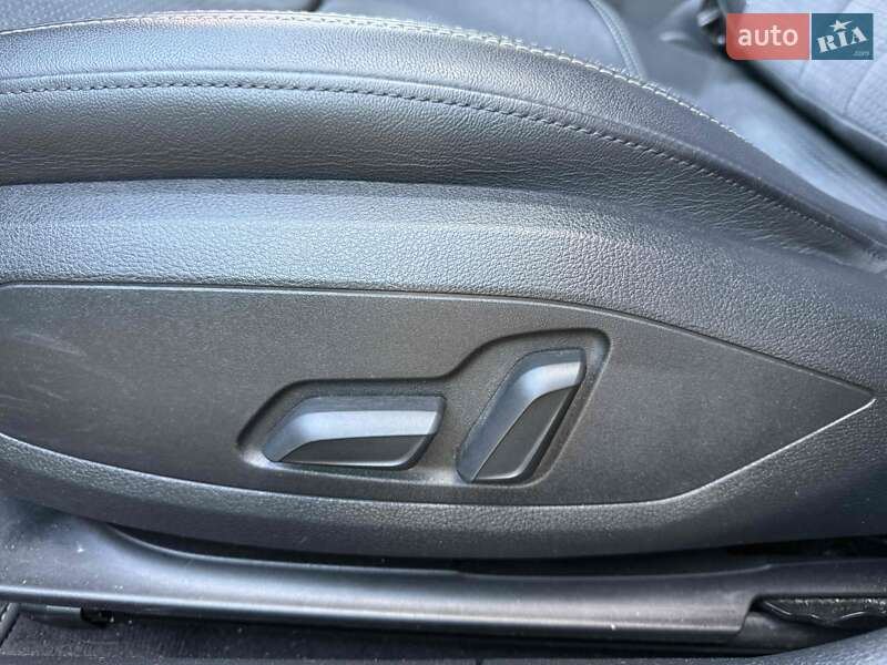 Седан Audi A4 2023 в Львове