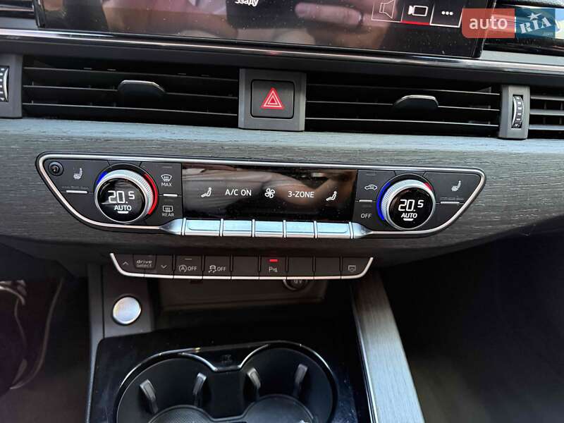 Седан Audi A4 2023 в Львове
