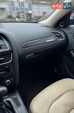 Седан Audi A4 2014 в Звягеле