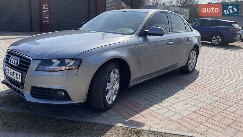 Седан Audi A4 2010 в Золотоноше