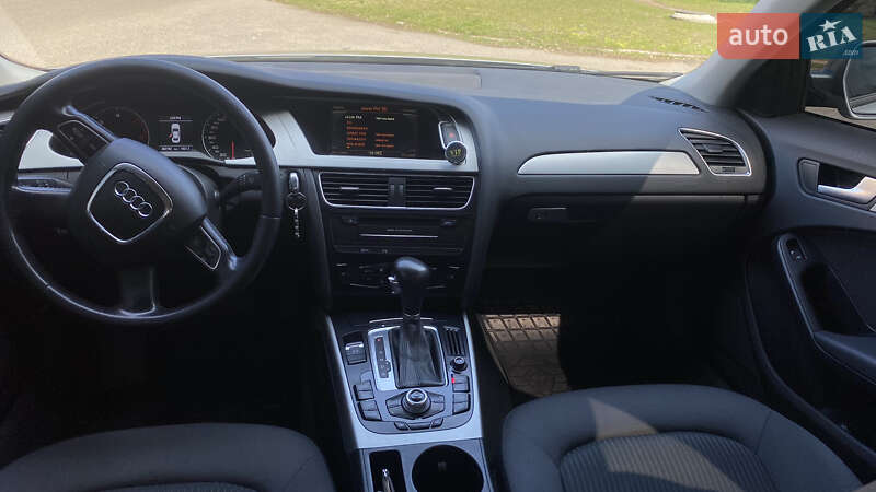 Седан Audi A4 2010 в Золотоноше