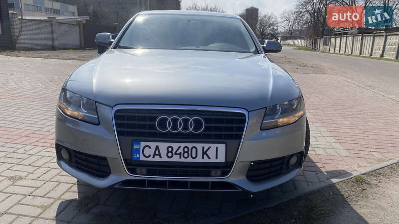 Седан Audi A4 2010 в Золотоноше