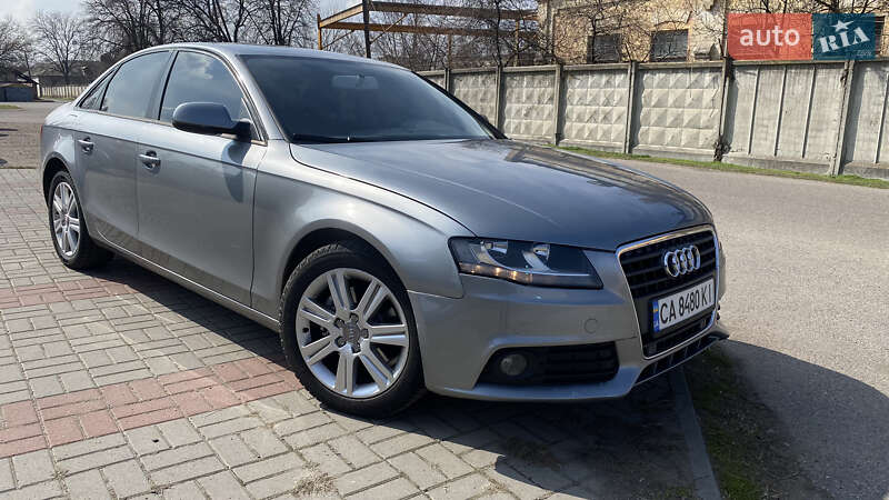 Седан Audi A4 2010 в Золотоноше