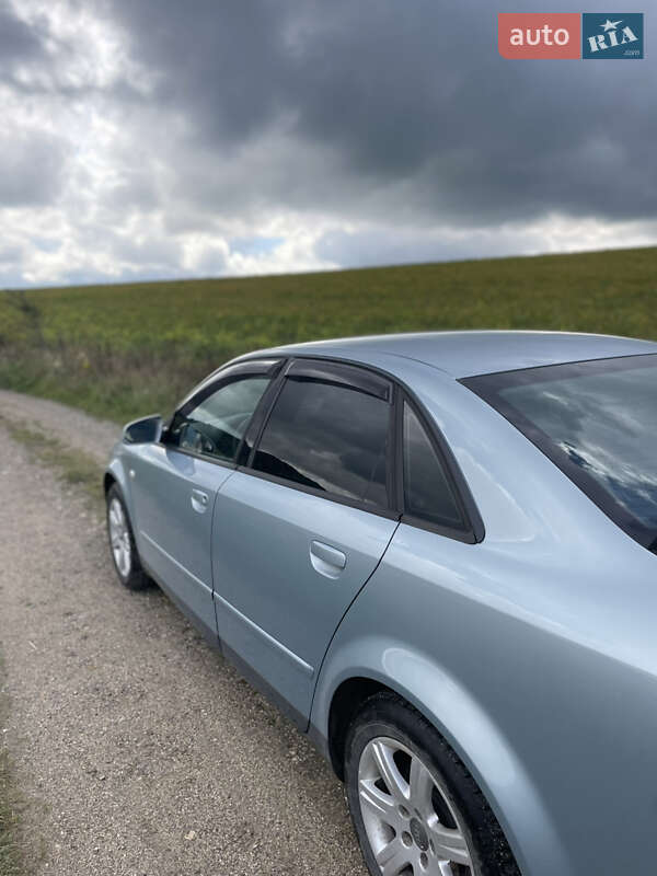 Седан Audi A4 2002 в Золочеве